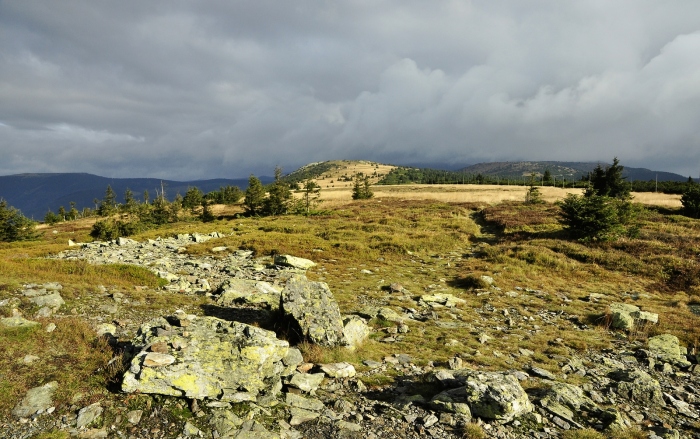 Vzadu vpravo Jelení Studánka